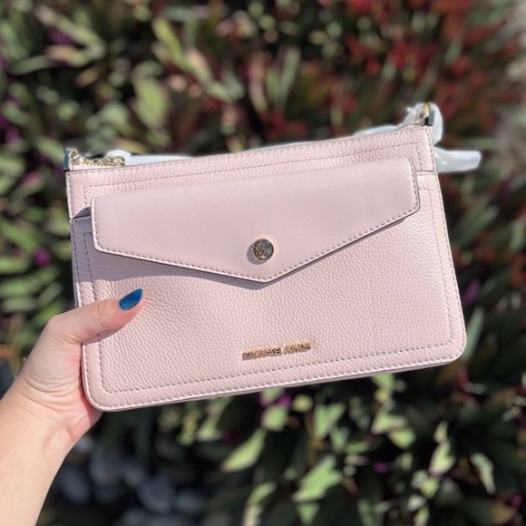 NWT Michael Kors Maisie Powder Blush 3in1 zip Crossbody Bag - Picture 2 of 16